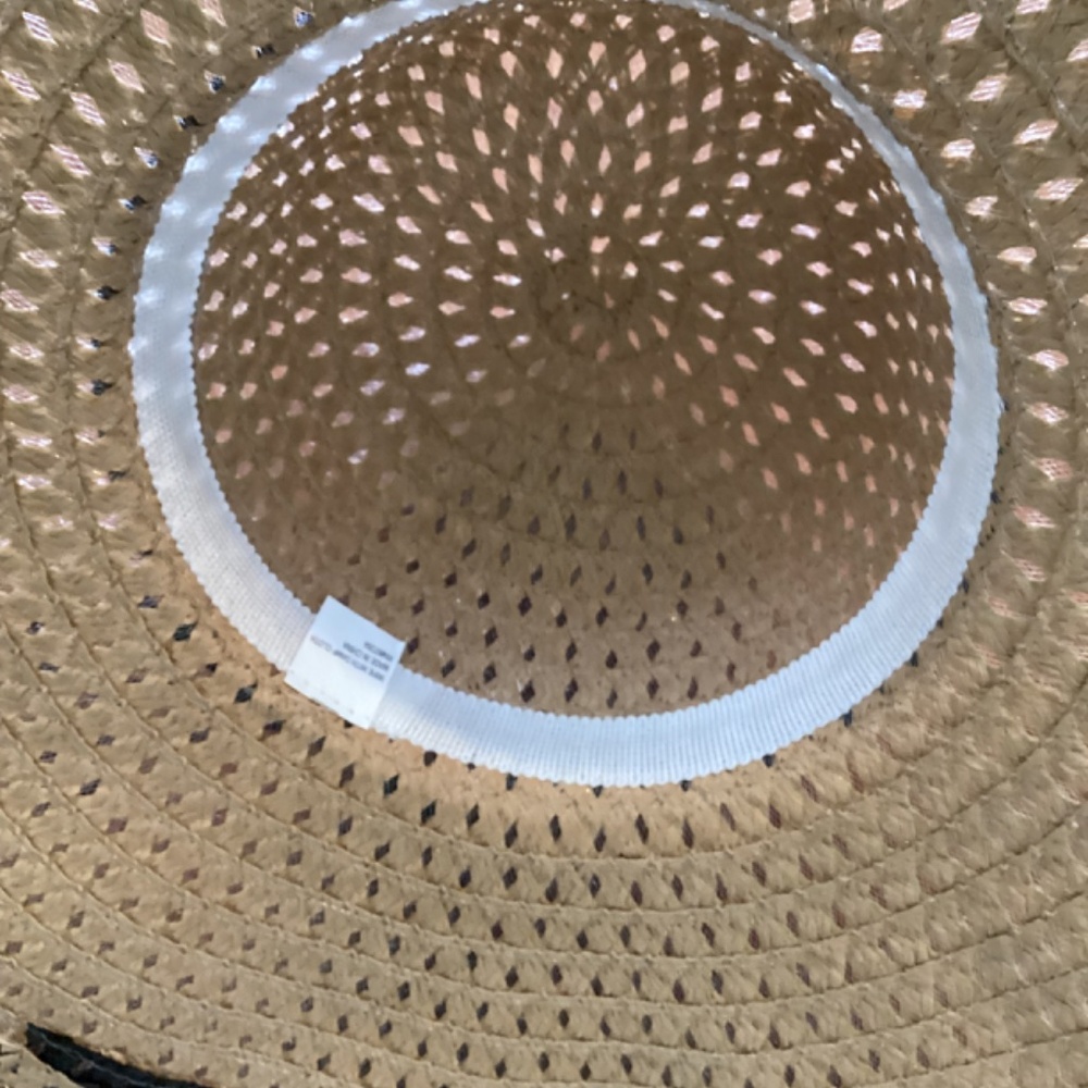 Wide Rim Straw Hat - Picture 4 of 6